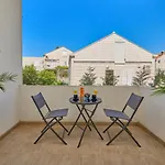 The Monroe - Stylish 2 Bd Apartment In Villa Orsan